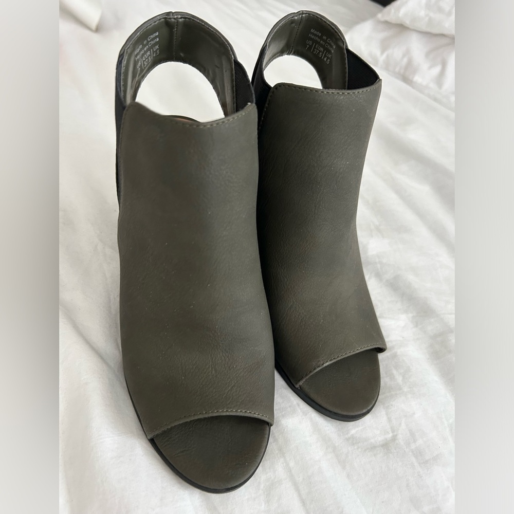 Green bootie